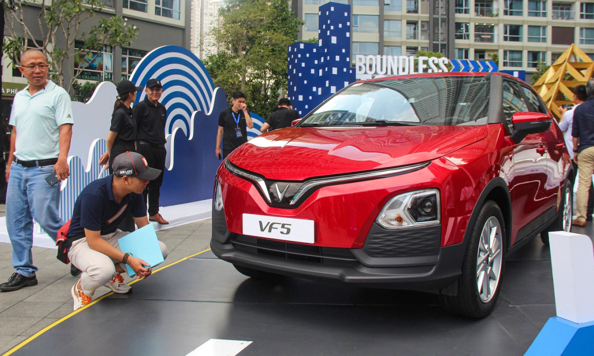 Xe gầm cao cỡ nhỏ đầu 2025 – doanh số VinFast áp đảo Toyota, Kia